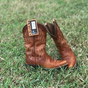 Size 12 cowgirl boots